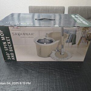 Savannah Home and Garden Spin Mop w/Bucket.